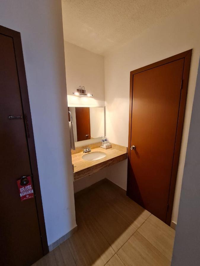 Hotel Marlon Chetumal Kültér fotó